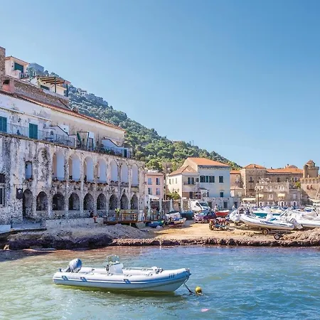 2 Bedroom Beautiful In S, M, Di * Castellabate