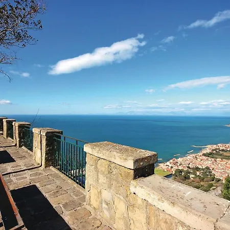 2 Bedroom Beautiful In S, M, Di Castellabate