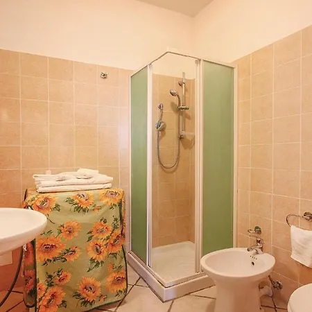 2 Bedroom Beautiful In S, M, Di Holiday home *